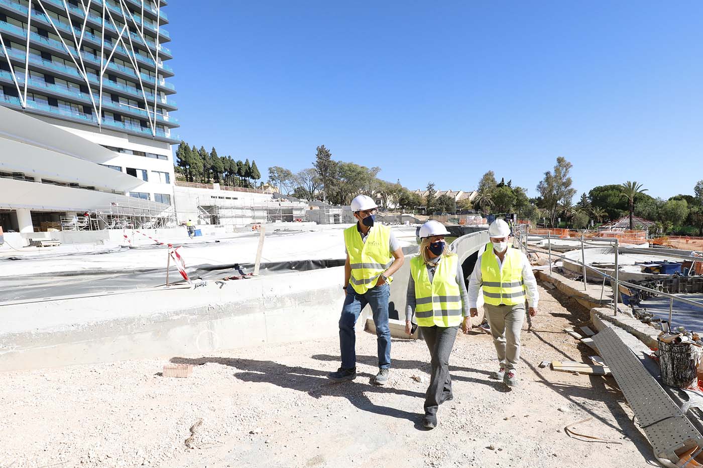 La alcaldesa señala que la apertura del hotel Club Med Magna Marbella “refuerza la oferta complementaria de calidad y va a suponer un revulsivo económico para la ciudad”